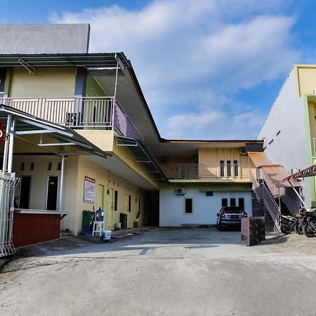 Oyo 3907 Mine Residence Padang  Exterior photo