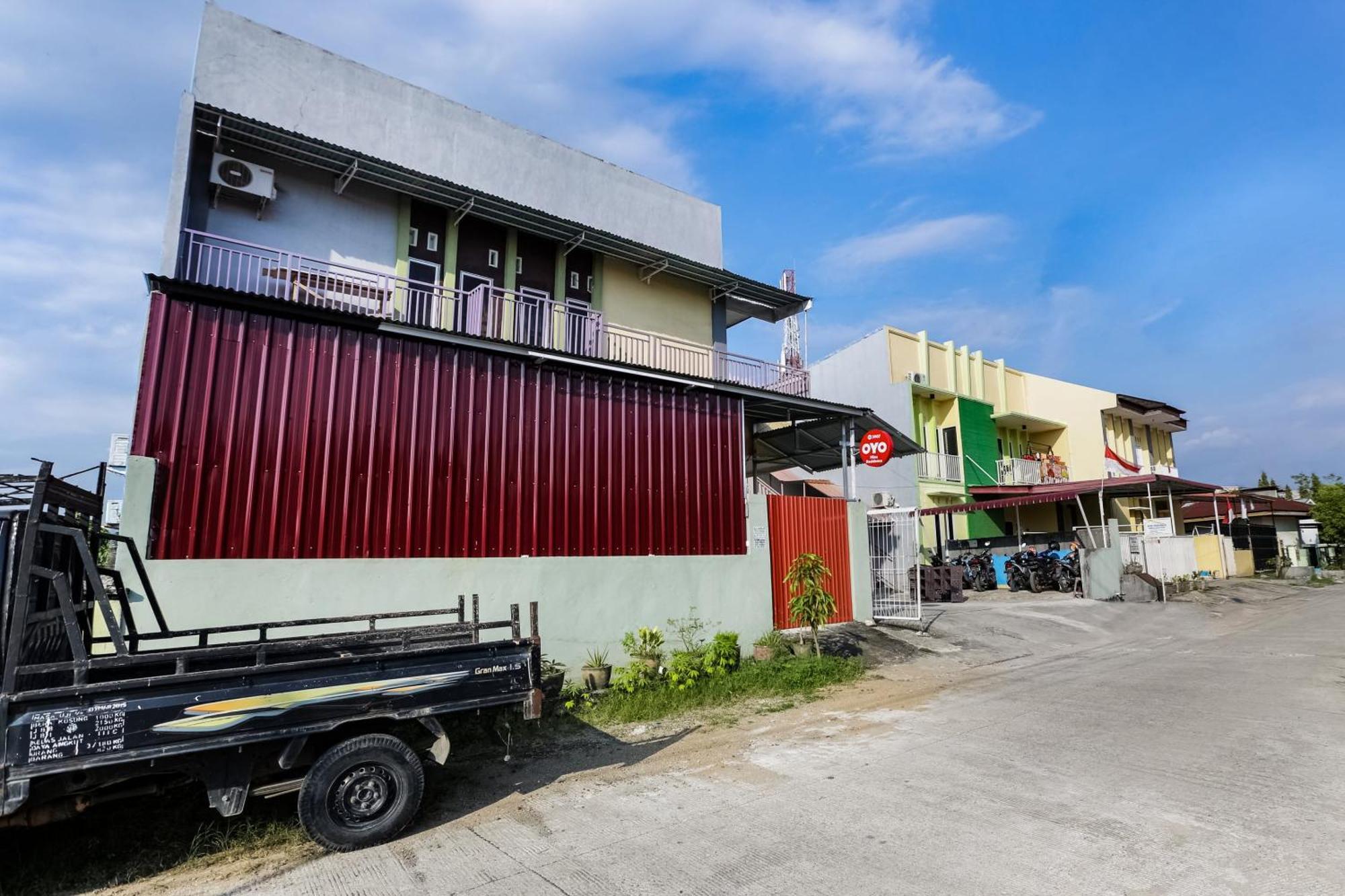 Oyo 3907 Mine Residence Padang  Exterior photo